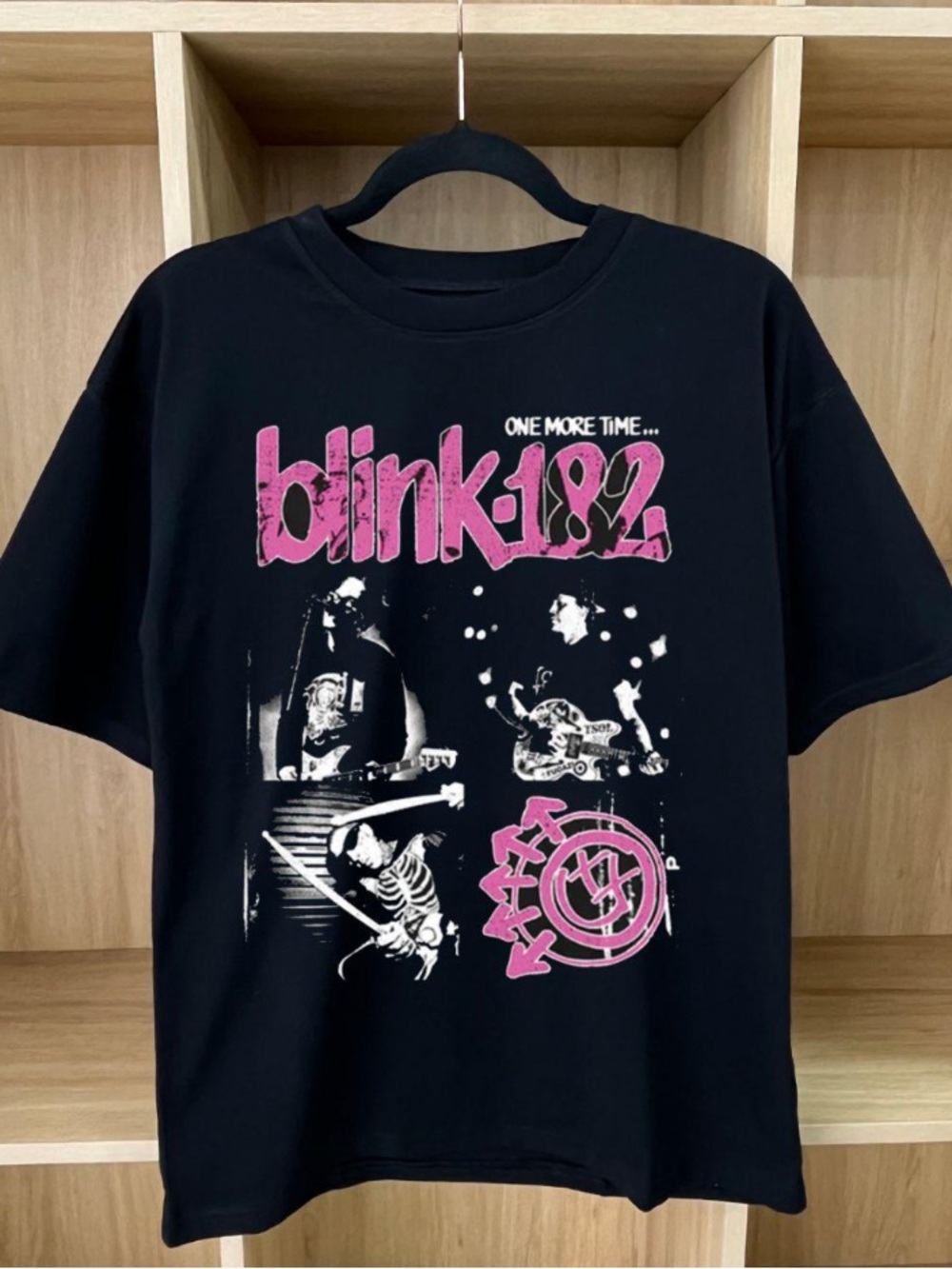 Blink-182 Punk Band Rose Red Vintage Letter Black T-shirt